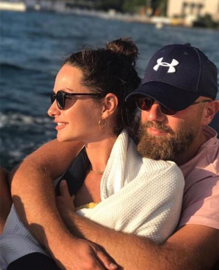 İzzet Özilhan’dan Yasemin Özilhan’a destek
