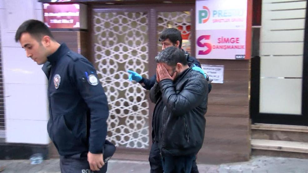 Bahçelievlerde cinayet... Karısını bıçakla öldürüp polise teslim oldu