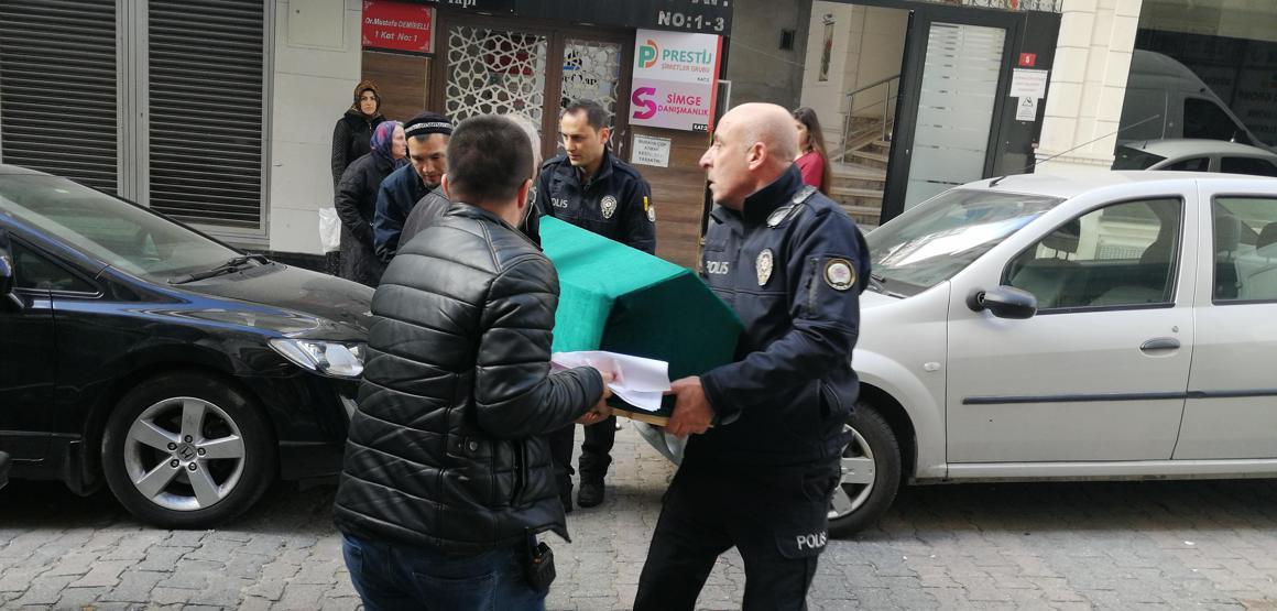 Bahçelievlerde cinayet... Karısını bıçakla öldürüp polise teslim oldu