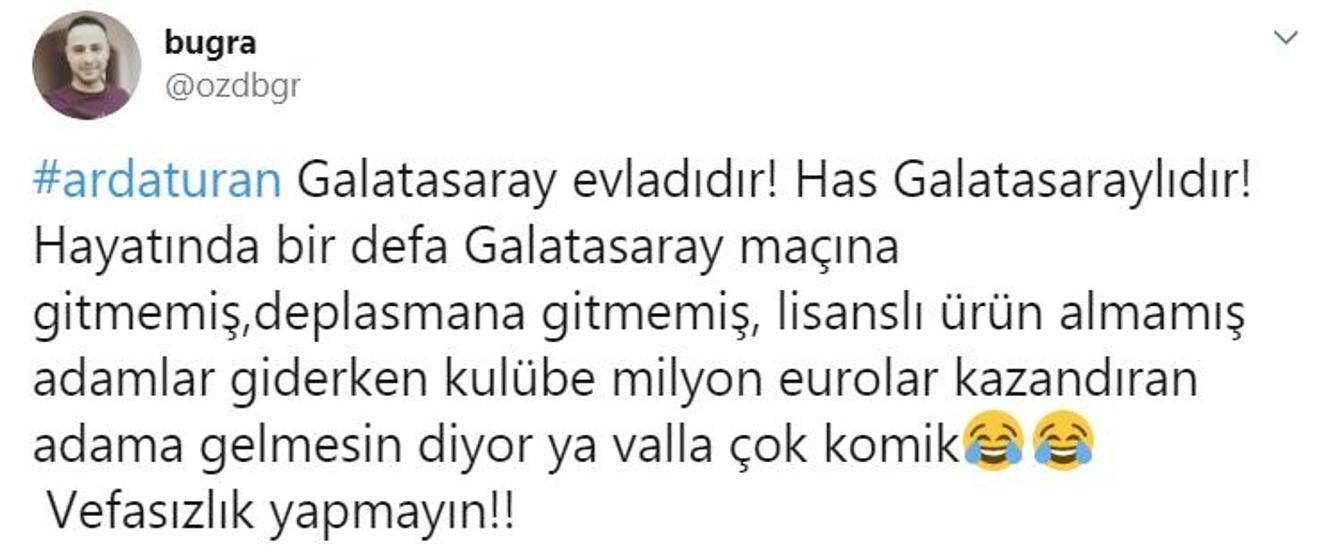 Arda Turan göz kırptı