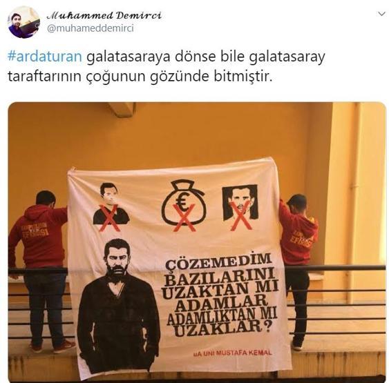 Arda Turan göz kırptı