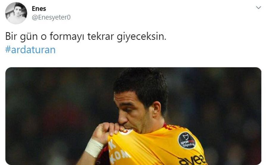 Arda Turan göz kırptı