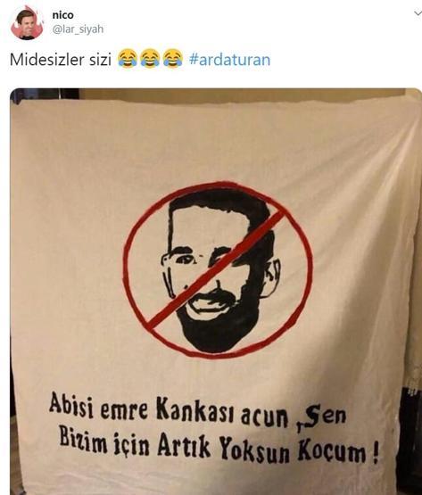 Arda Turan göz kırptı