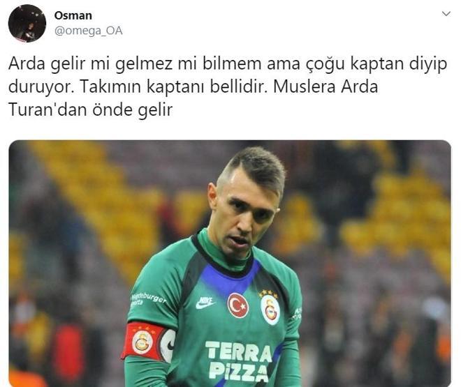 Arda Turan göz kırptı