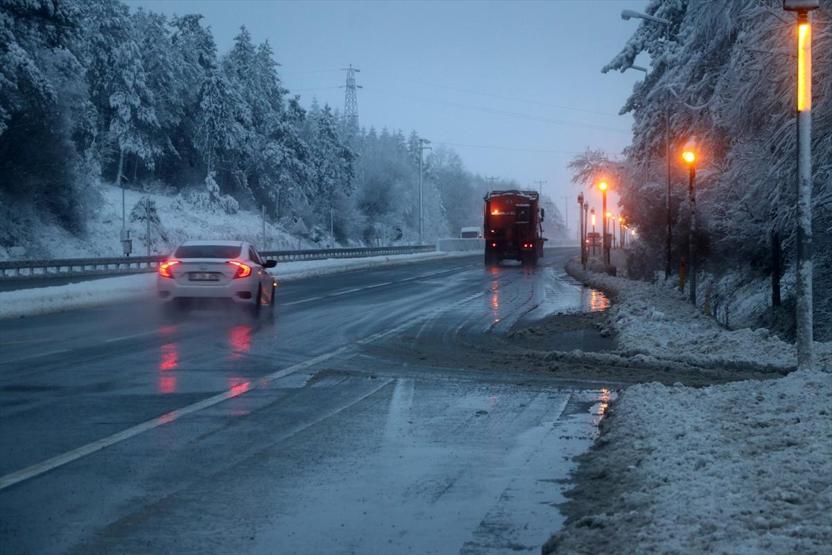 Bolu Dağında kar yağışı etkili oluyor