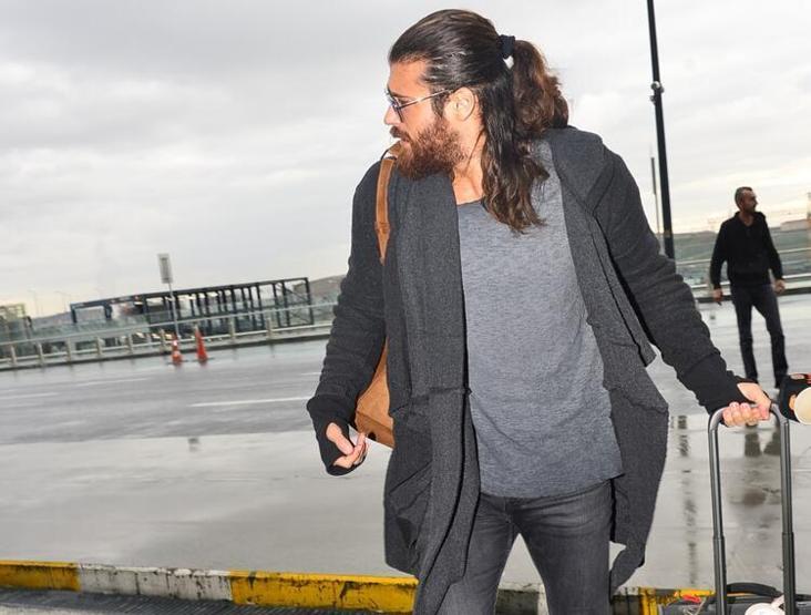 Can Yaman sus pus