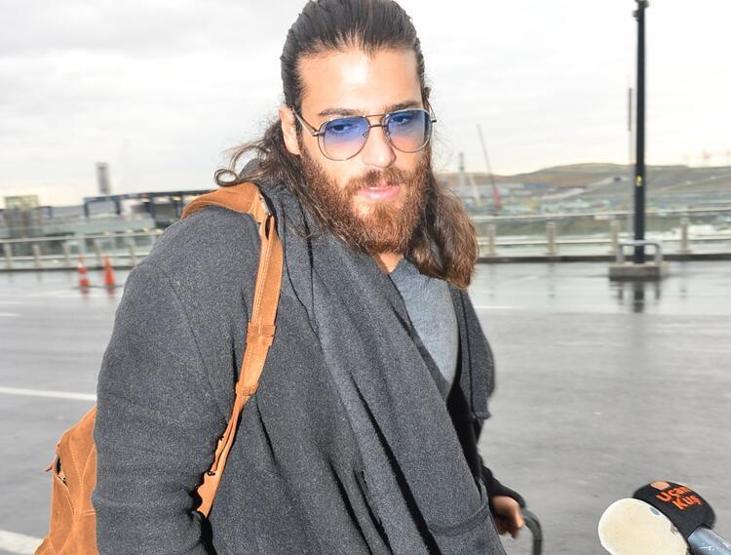 Can Yaman sus pus