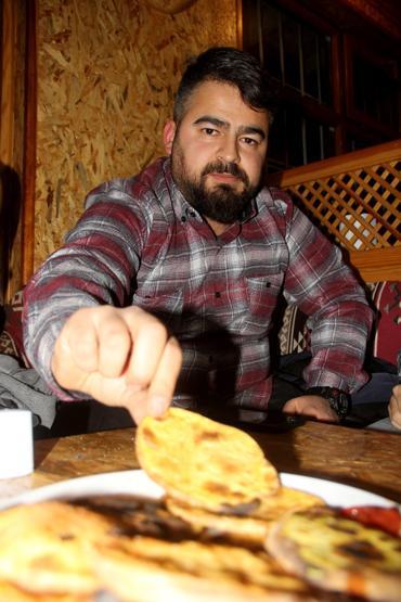 Soğuk kış gecelerinin vazgeçilmez lezzeti kaşarlı patates