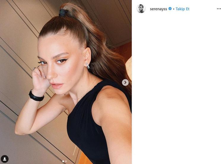 Serenay Sarıkayadan 2020 pozu