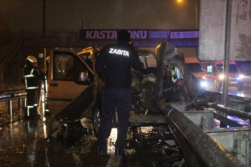 Bariyerlere ok gibi sağlandı: 1 ağır yaralı
