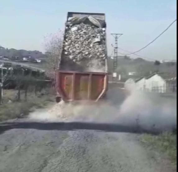 Kaçak moloz dökümü kameraya yakalandı