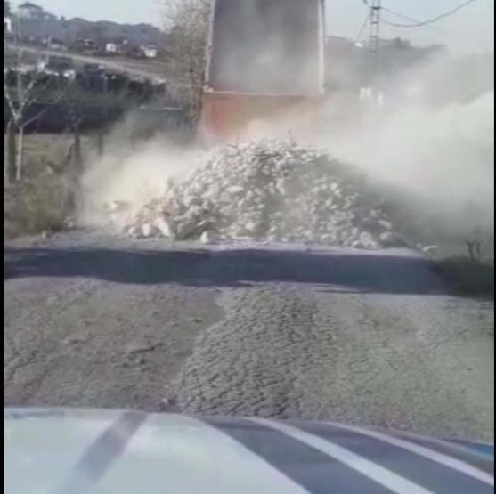 Kaçak moloz dökümü kameraya yakalandı