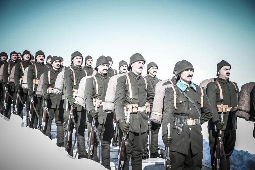Sarıkamış şehitleri için 20 bin kişi karda yürüdü