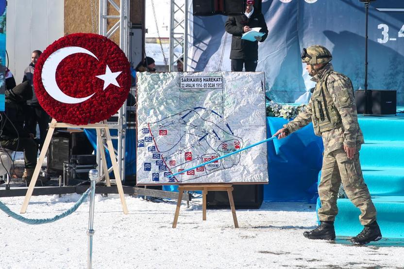 Sarıkamış şehitleri için 20 bin kişi karda yürüdü