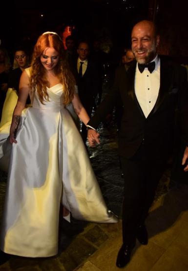 Naz Elmasın rötarlı balayı Maldivlerde