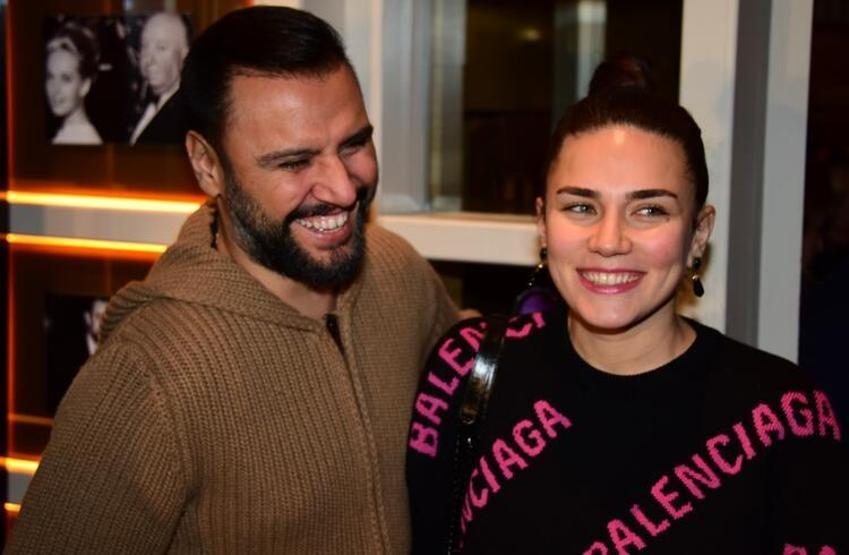 DJ Erdem Kınay yeni yaşını arkadaşlarıyla kutladı