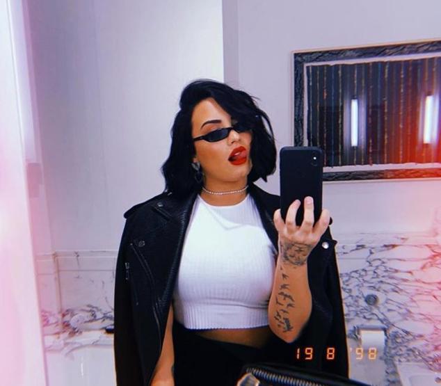 Demi Lovatoya öpücük gönderdi