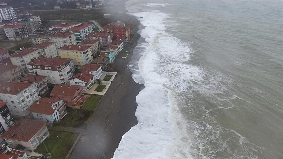 Olumsuz hava koşulları hayatı felç etti