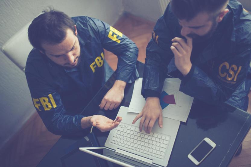 FBI ile Apple arasında şifre kırma tartışması
