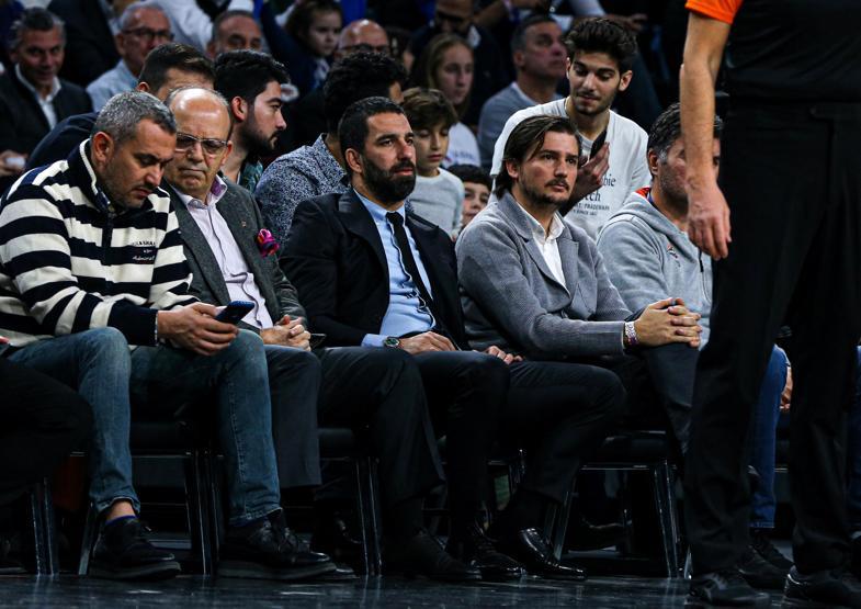 İngilterede olay Arda Turan yazısı