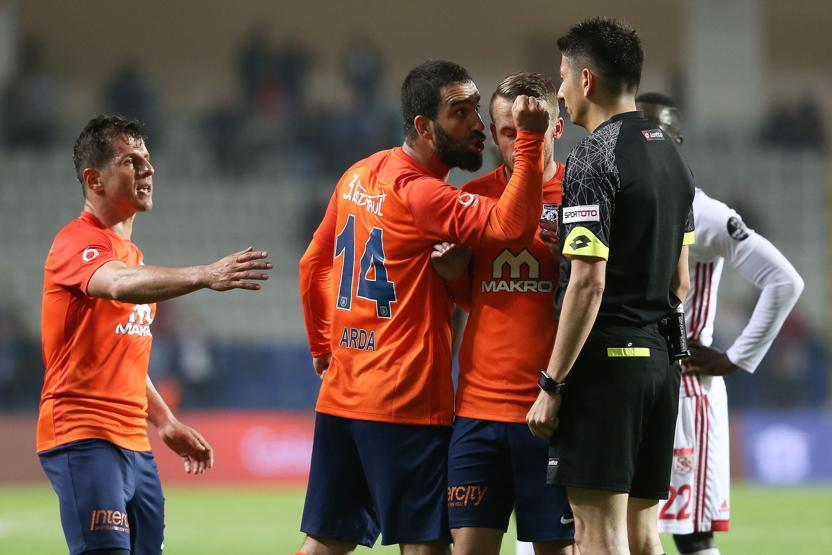 İngilterede olay Arda Turan yazısı