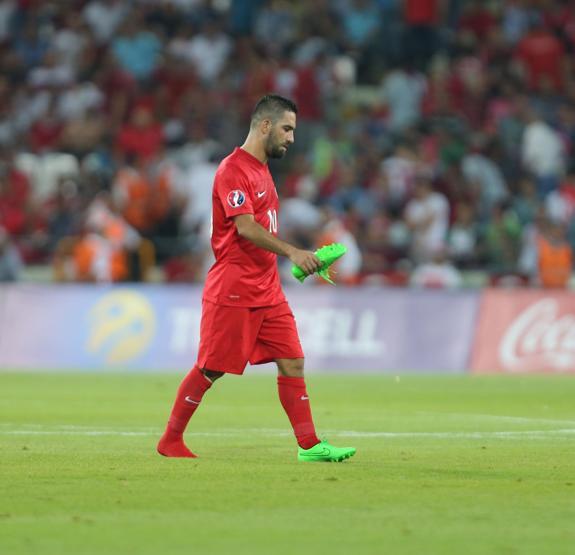 İngilterede olay Arda Turan yazısı
