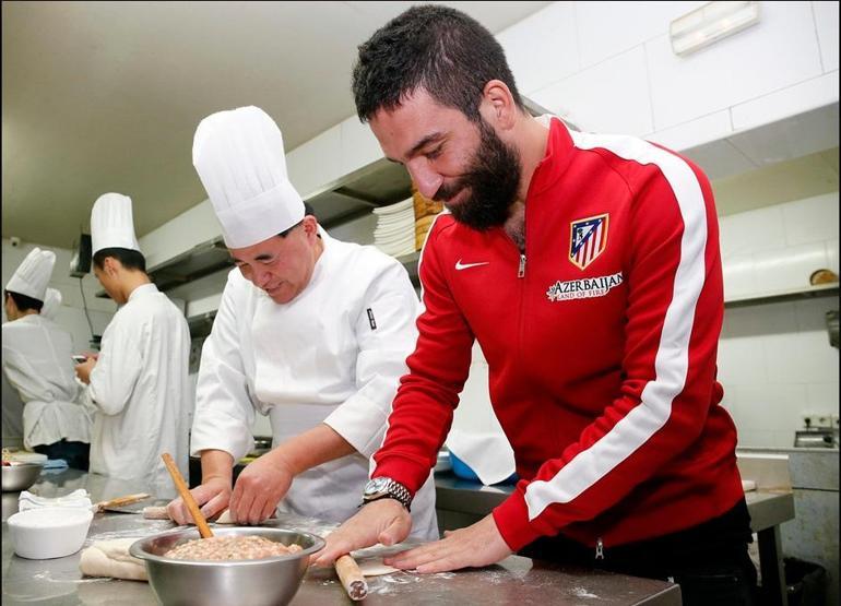 İngilterede olay Arda Turan yazısı
