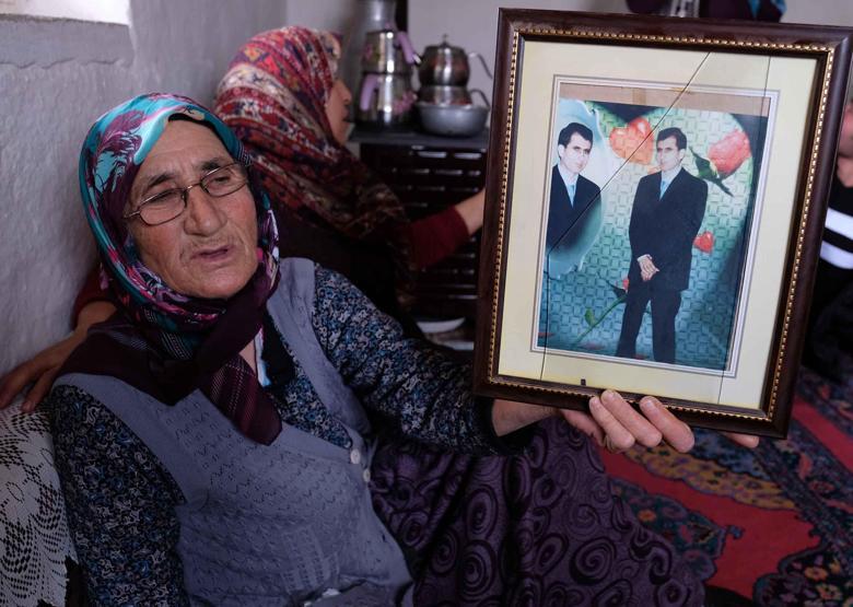 Oğlunun öldürüldüğünü öğrenen anne: 15 yıldır sağ beklerken, kemikleri geldi