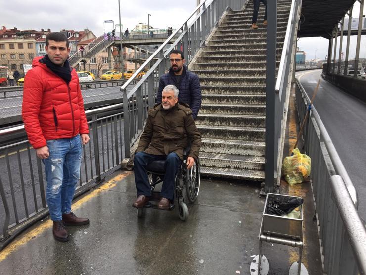 Beşyol metrobüs durağında asansör krizi