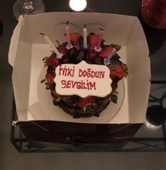 Aşklarını sosyal medyadan ilan ettiler