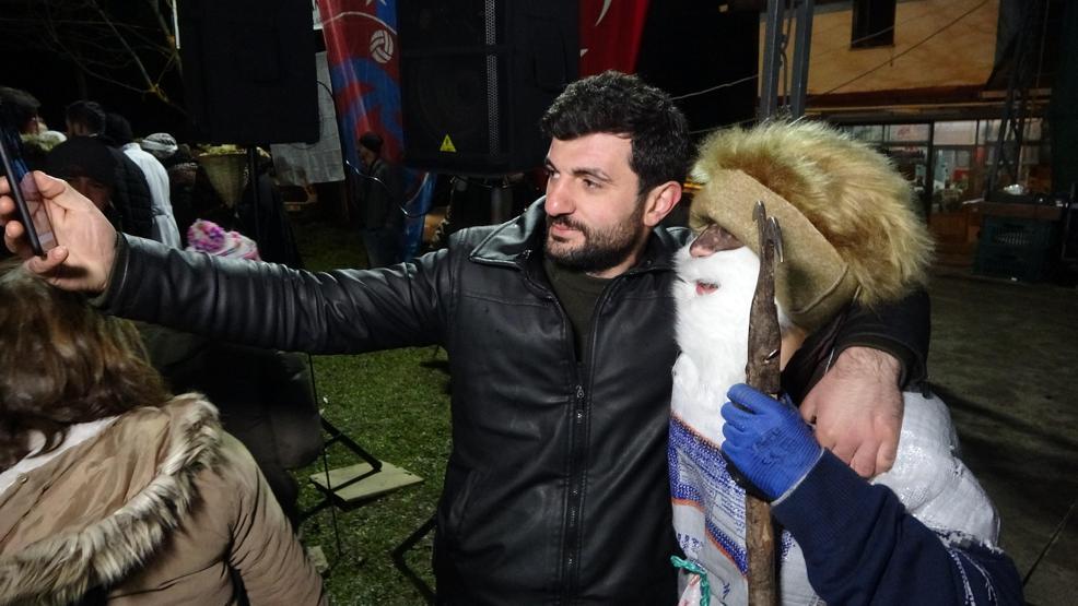 Kostümleri giyindiler, Kalandar’ı kutladılar