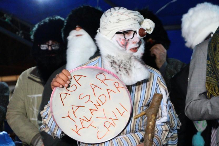 Kostümleri giyindiler, Kalandar’ı kutladılar