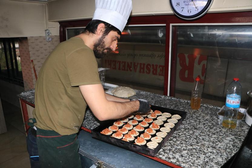 Tarsusun fındık lahmacununa yoğun ilgi