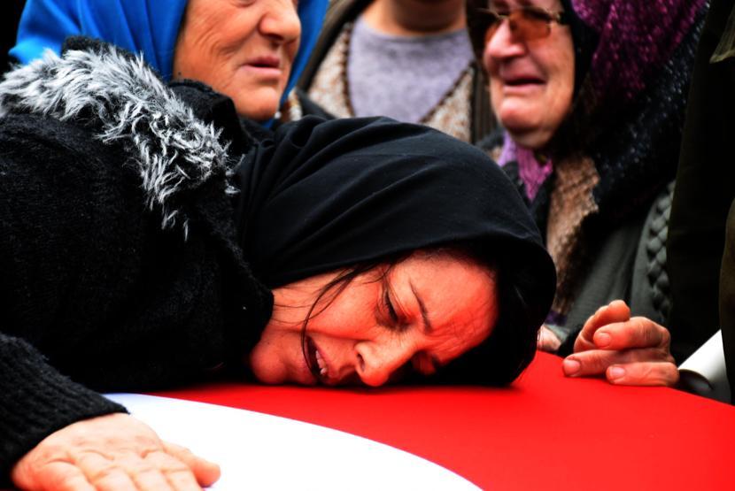 Şehit Uzman Çavuş Edirnede gözyaşlarıyla uğurlandı