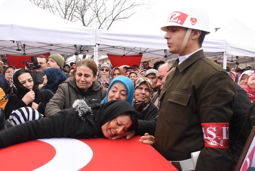 Şehit Uzman Çavuş Edirnede gözyaşlarıyla uğurlandı