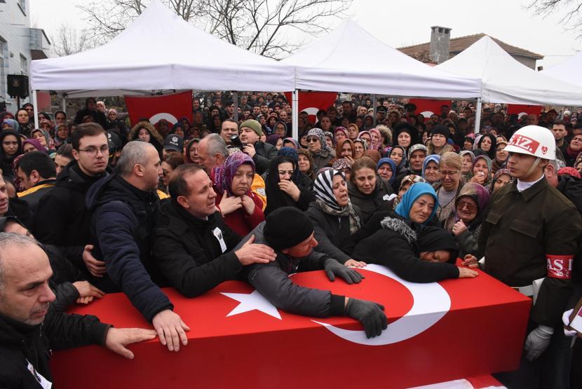 Şehit Uzman Çavuş Edirnede gözyaşlarıyla uğurlandı