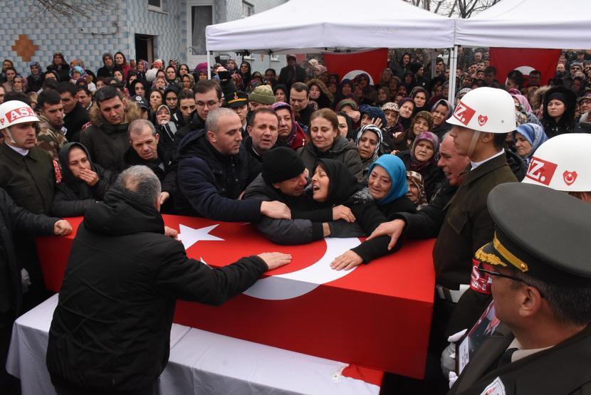 Şehit Uzman Çavuş Edirnede gözyaşlarıyla uğurlandı