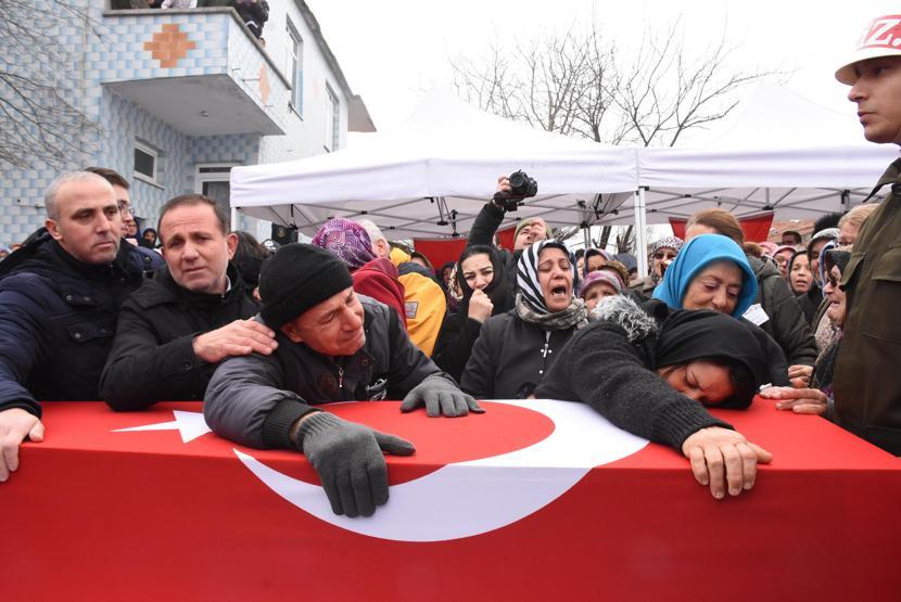 Şehit Uzman Çavuş Edirnede gözyaşlarıyla uğurlandı