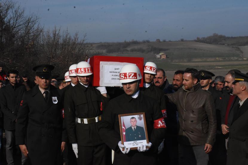 Şehit Uzman Çavuş Edirnede gözyaşlarıyla uğurlandı