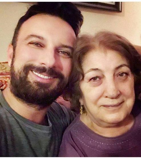 Megastar Tarkan Tevetoğlu’nun annesi hastaneye kaldırıldı