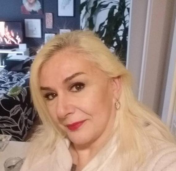Burçin Orhon takipçilerini geçmişe götürdü