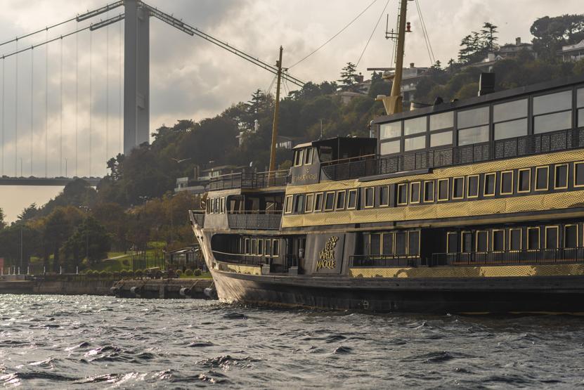 Türkiye’nin ilk yüzen mağazası 44 yıl sonra yeniden