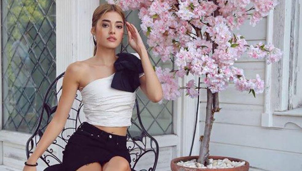 Simay Barlasın paylaşımı olay oldu
