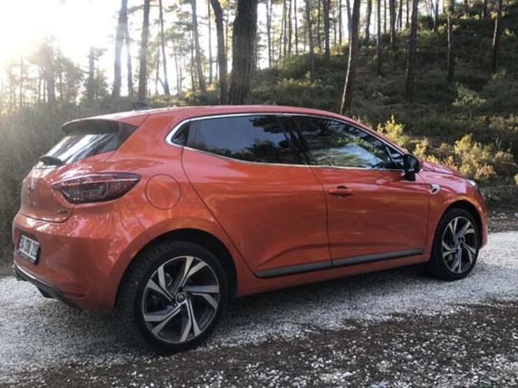 Yeni Clio tanıtıldı 25 yıldır Türkiye’de satışta