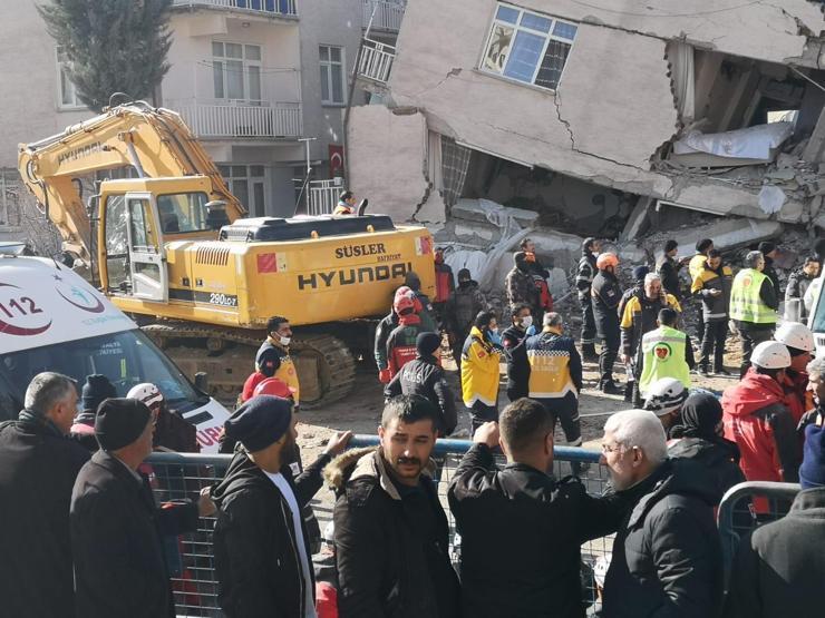 Depremde can kaybı 35e yükseldi