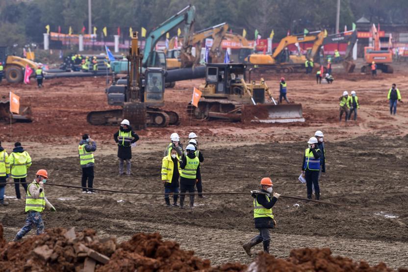 1 haftada tamamlanacak Çinin 1000 yataklı virüs hastanesinde son durum