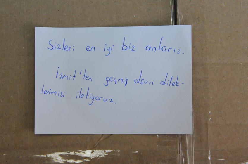 Elazığ’a yardım kolilerinden çıkan notlar duygulandırdı
