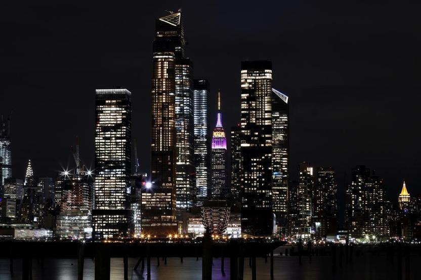 Empire State binası Kobe Bryant anısına ışıklandırıldı