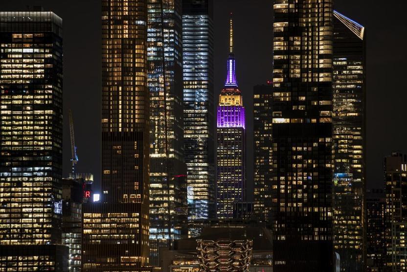 Empire State binası Kobe Bryant anısına ışıklandırıldı