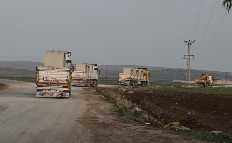 Suriye sınırındaki birliklere beton mevzi sevkiyatı